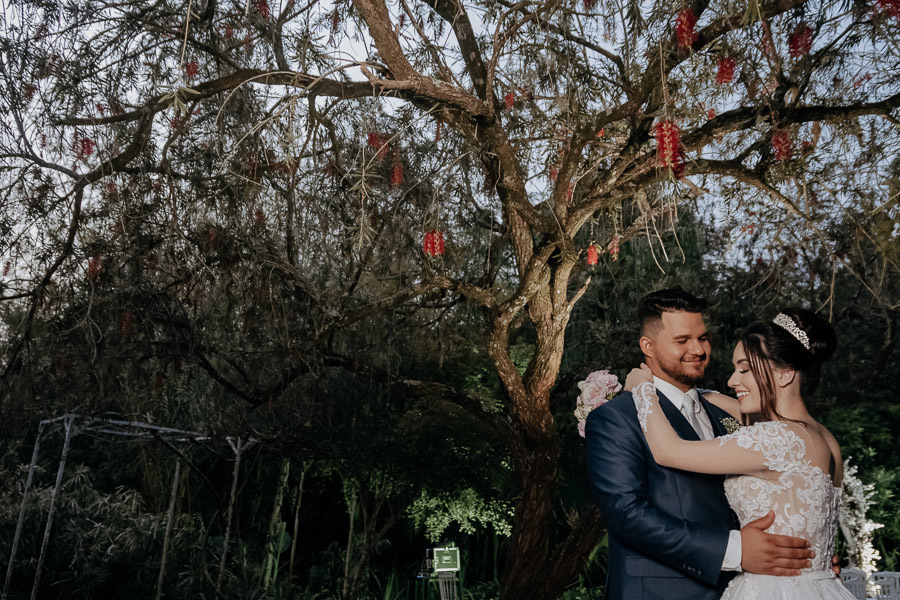 ENSAIO POS CERIMÔNIA AO AR LIVRE REALIZADO NO RECANTO PARAISO EM MARINGA NO PARANA E FOTOGRAFADO POR LUCAS DREHER E ALINE DREHER