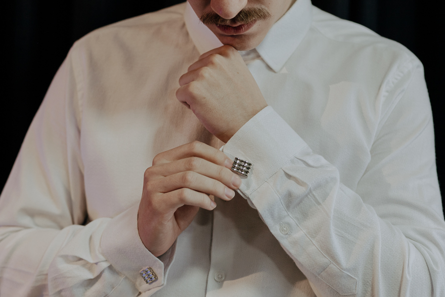 FOTOGRAFIA DO MAKING OF DO NOIVO LUCAS REALIZADO NO MR BROWN BOTIQUE MARINGA PARANA E FOTOGRAFADO POR LUCAS DREHER