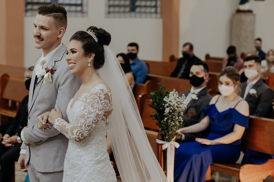 CERIMONIA DE CASAMENTO CATOLICA REALIZADA NA IGREJA SAGRADO CORACAO DE JESUS EM MARINGA PARANA E FOTOGRAFADO POR LUCAS DREHER E ALINE DREHER