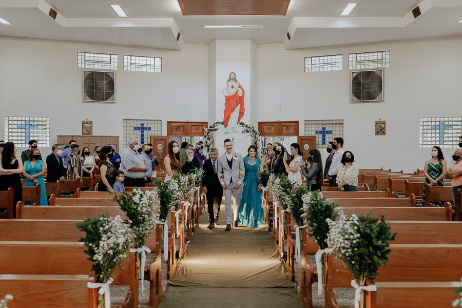 CERIMONIA DE CASAMENTO CATOLICA REALIZADA NA IGREJA SAGRADO CORACAO DE JESUS EM MARINGA PARANA E FOTOGRAFADO POR LUCAS DREHER E ALINE DREHER