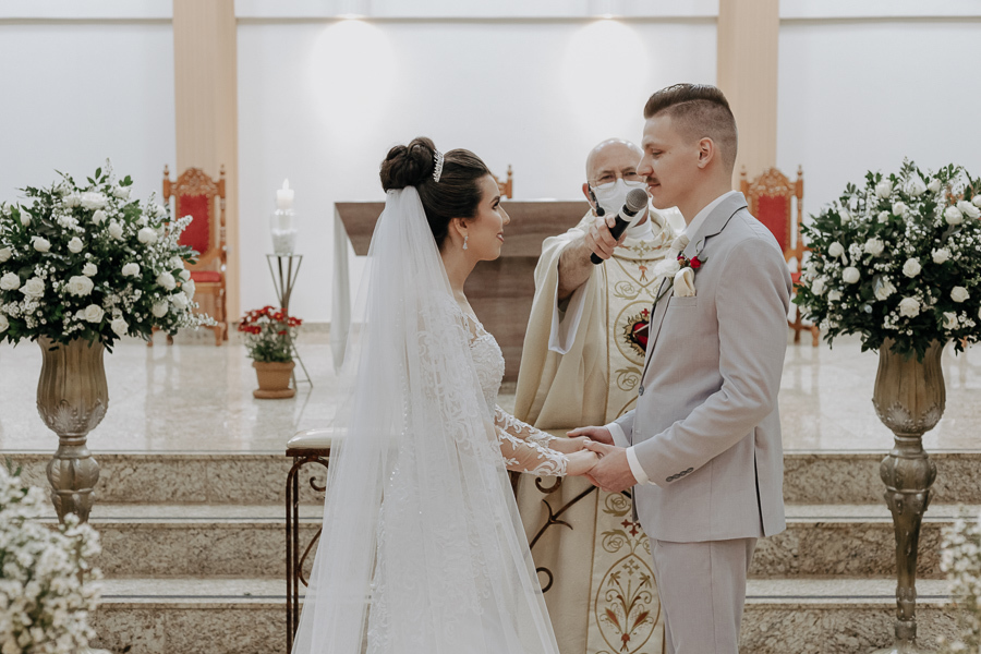 CERIMONIA DE CASAMENTO CATOLICA REALIZADA NA IGREJA SAGRADO CORACAO DE JESUS EM MARINGA PARANA E FOTOGRAFADO POR LUCAS DREHER E ALINE DREHER