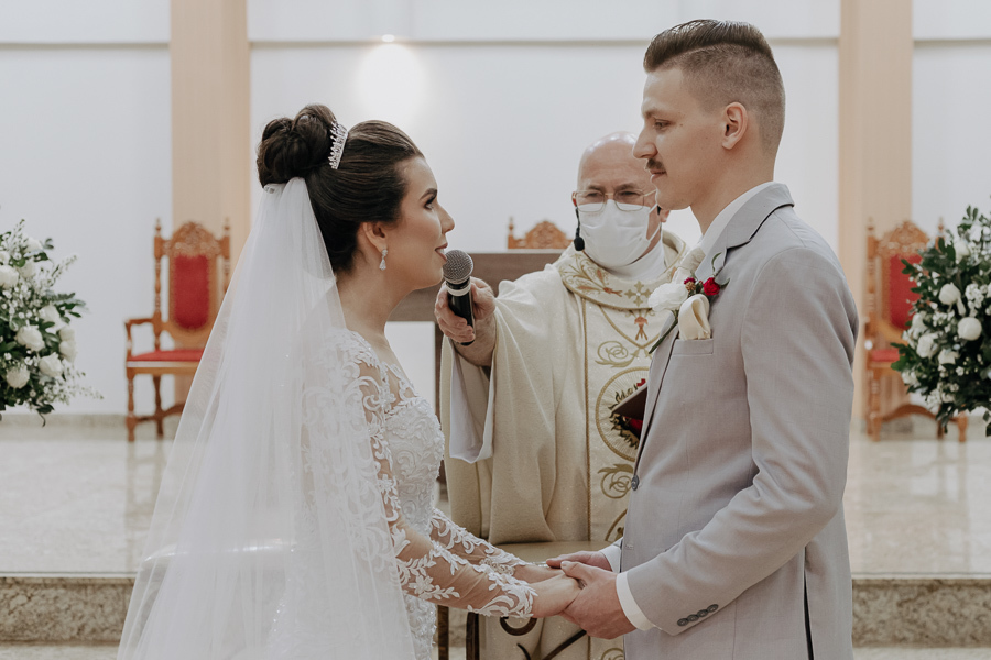 CERIMONIA DE CASAMENTO CATOLICA REALIZADA NA IGREJA SAGRADO CORACAO DE JESUS EM MARINGA PARANA E FOTOGRAFADO POR LUCAS DREHER E ALINE DREHER