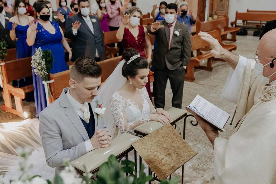 CERIMONIA DE CASAMENTO CATOLICA REALIZADA NA IGREJA SAGRADO CORACAO DE JESUS EM MARINGA PARANA E FOTOGRAFADO POR LUCAS DREHER E ALINE DREHER