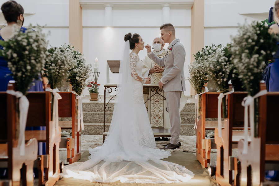 CERIMONIA DE CASAMENTO CATOLICA REALIZADA NA IGREJA SAGRADO CORACAO DE JESUS EM MARINGA PARANA E FOTOGRAFADO POR LUCAS DREHER E ALINE DREHER