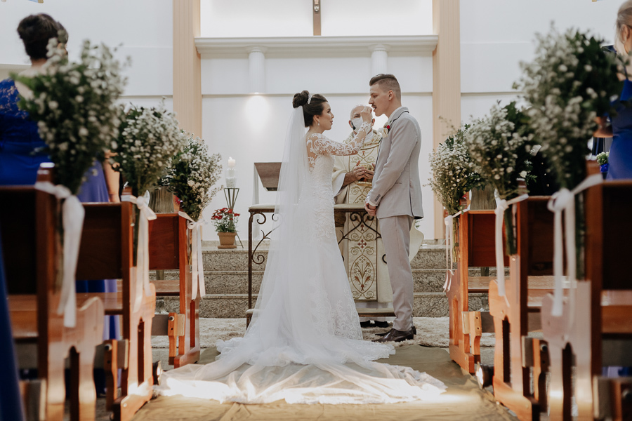 CERIMONIA DE CASAMENTO CATOLICA REALIZADA NA IGREJA SAGRADO CORACAO DE JESUS EM MARINGA PARANA E FOTOGRAFADO POR LUCAS DREHER E ALINE DREHER