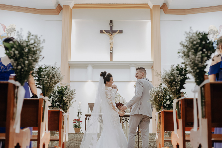 CERIMONIA DE CASAMENTO CATOLICA REALIZADA NA IGREJA SAGRADO CORACAO DE JESUS EM MARINGA PARANA E FOTOGRAFADO POR LUCAS DREHER E ALINE DREHER