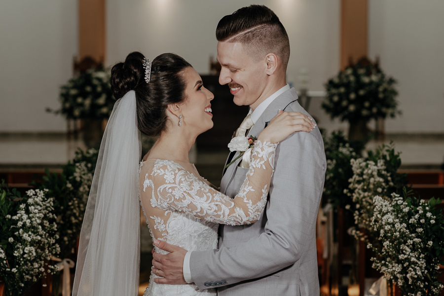 CERIMONIA DE CASAMENTO CATOLICA REALIZADA NA IGREJA SAGRADO CORACAO DE JESUS EM MARINGA PARANA E FOTOGRAFADO POR LUCAS DREHER E ALINE DREHER