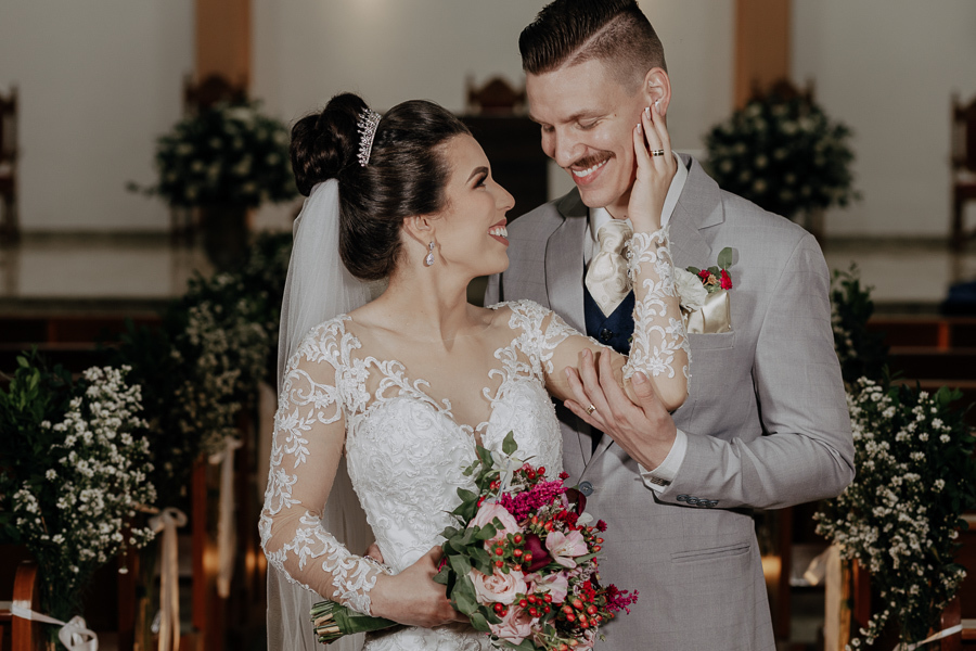 CERIMONIA DE CASAMENTO CATOLICA REALIZADA NA IGREJA SAGRADO CORACAO DE JESUS EM MARINGA PARANA E FOTOGRAFADO POR LUCAS DREHER E ALINE DREHER