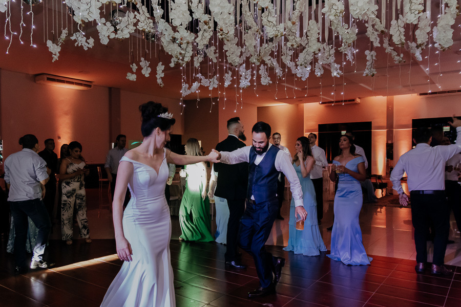 RECEPCAO DE CASAMENTO REALIZADA NA AFMM ASSOCIACAO DOS FUNCIONARIOS MUNICIPAIS DE MARINGA EM MARINGA NO PARANA E FOTOGRAFADO POR LUCAS DREHER