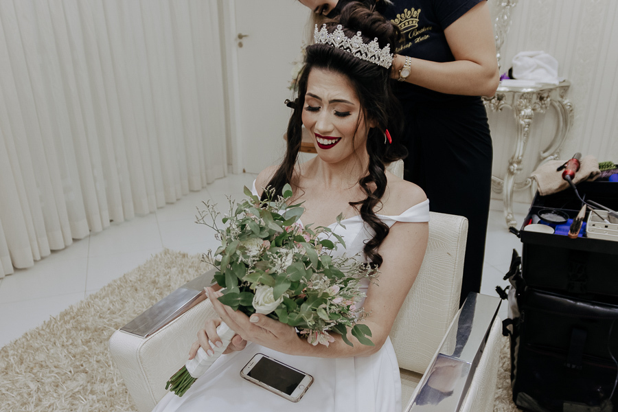 MAKING OF NOIVA TALITA REALIZADO NO STILO CABELEIREIRO EM MARINGA NO PARANA E FOTOGRAFADO POR LUCAS DREHER