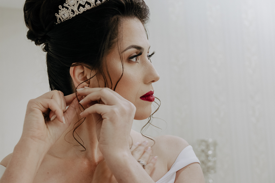 MAKING OF NOIVA TALITA REALIZADO NO STILO CABELEIREIRO EM MARINGA NO PARANA E FOTOGRAFADO POR LUCAS DREHER