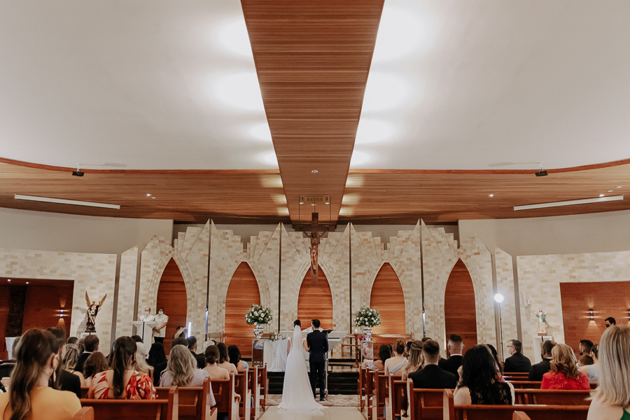 CERIMÔNIA DE CASAMENTO NA IGREJA CATÓLICA PARÓQUIA SAO MIGUEL EM MARINGA NO PARANA E FOTOGRAFADO POR LUCAS DREHER