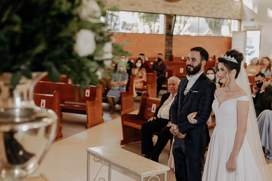 CERIMÔNIA DE CASAMENTO NA IGREJA CATÓLICA PARÓQUIA SAO MIGUEL EM MARINGA NO PARANA E FOTOGRAFADO POR LUCAS DREHER