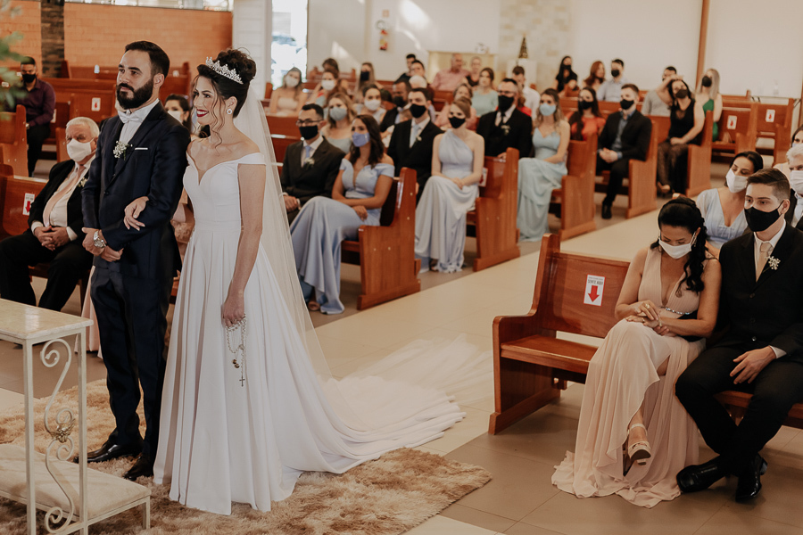 CERIMÔNIA DE CASAMENTO NA IGREJA CATÓLICA PARÓQUIA SAO MIGUEL EM MARINGA NO PARANA E FOTOGRAFADO POR LUCAS DREHER