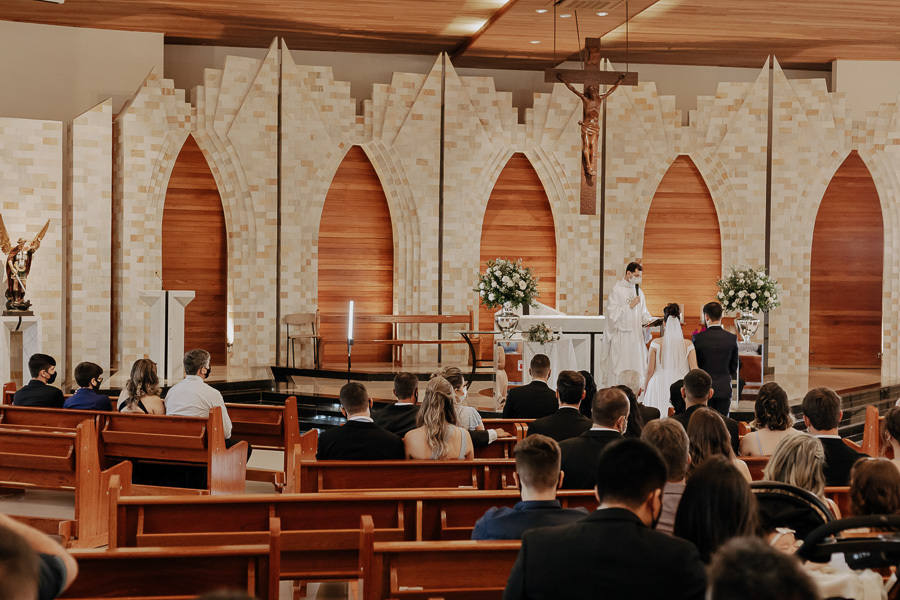 CERIMÔNIA DE CASAMENTO NA IGREJA CATÓLICA PARÓQUIA SAO MIGUEL EM MARINGA NO PARANA E FOTOGRAFADO POR LUCAS DREHER