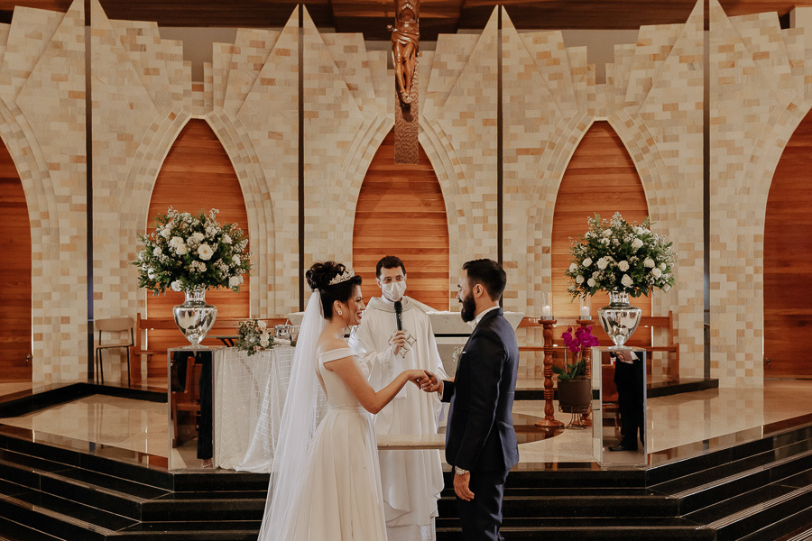 CERIMÔNIA DE CASAMENTO NA IGREJA CATÓLICA PARÓQUIA SAO MIGUEL EM MARINGA NO PARANA E FOTOGRAFADO POR LUCAS DREHER