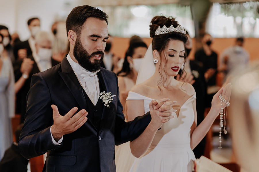 CERIMÔNIA DE CASAMENTO NA IGREJA CATÓLICA PARÓQUIA SAO MIGUEL EM MARINGA NO PARANA E FOTOGRAFADO POR LUCAS DREHER