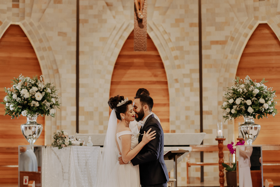 CERIMÔNIA DE CASAMENTO NA IGREJA CATÓLICA PARÓQUIA SAO MIGUEL EM MARINGA NO PARANA E FOTOGRAFADO POR LUCAS DREHER