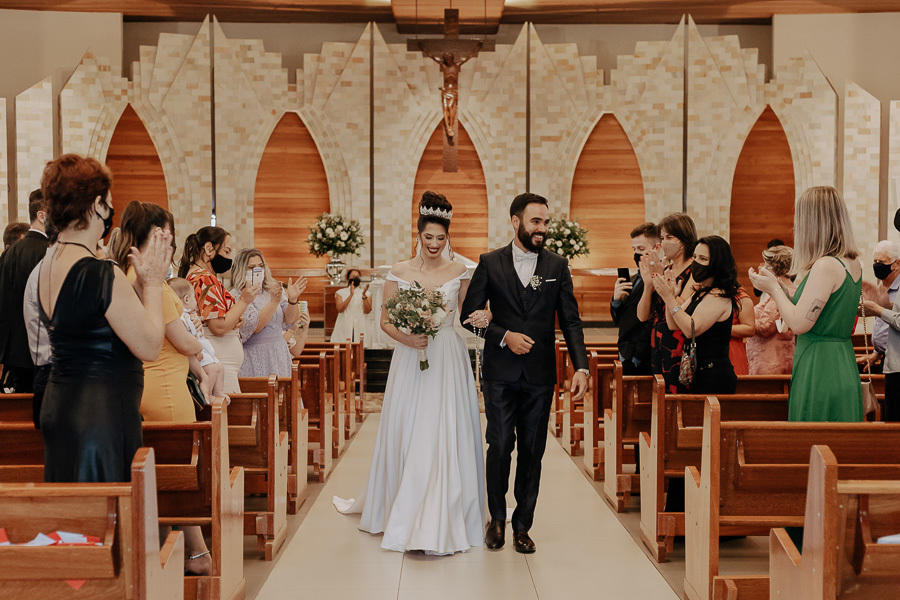 CERIMÔNIA DE CASAMENTO NA IGREJA CATÓLICA PARÓQUIA SAO MIGUEL EM MARINGA NO PARANA E FOTOGRAFADO POR LUCAS DREHER
