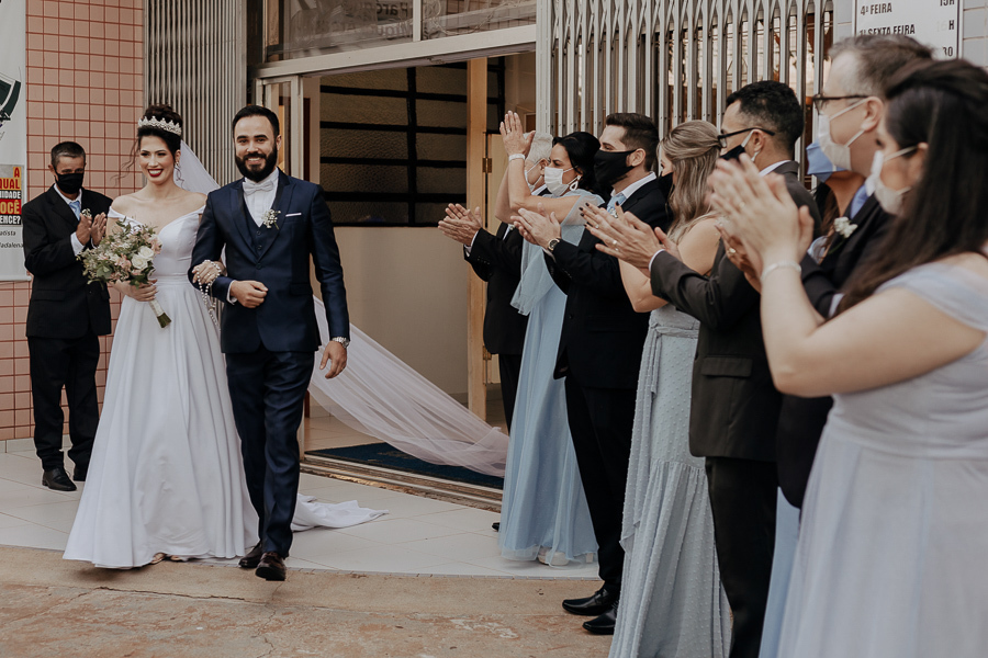 CERIMÔNIA DE CASAMENTO NA IGREJA CATÓLICA PARÓQUIA SAO MIGUEL EM MARINGA NO PARANA E FOTOGRAFADO POR LUCAS DREHER