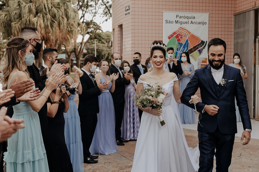 CERIMÔNIA DE CASAMENTO NA IGREJA CATÓLICA PARÓQUIA SAO MIGUEL EM MARINGA NO PARANA E FOTOGRAFADO POR LUCAS DREHER