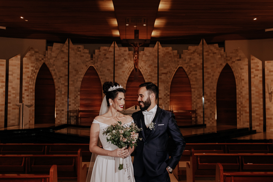 ENSAIO PÓS CERIMÔNIA REALIZADO NA IGREJA CATÓLICA PARÓQUIA SAO MIGUEL EM MARINGA NO PARANA E FOTOGRAFADO POR LUCAS DREHER