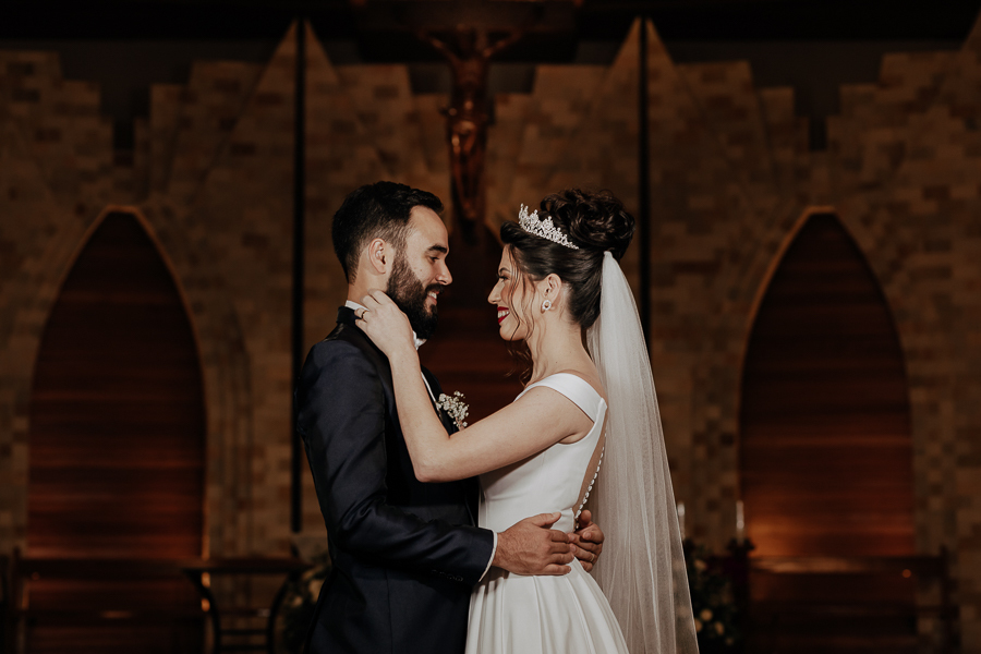 ENSAIO PÓS CERIMÔNIA REALIZADO NA IGREJA CATÓLICA PARÓQUIA SAO MIGUEL EM MARINGA NO PARANA E FOTOGRAFADO POR LUCAS DREHER