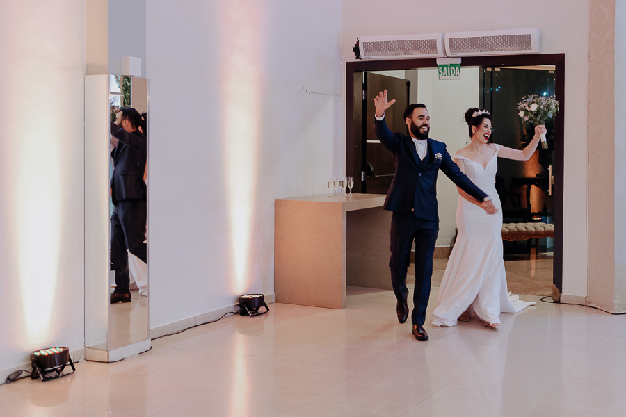 RECEPCAO DE CASAMENTO REALIZADA NA AFMM ASSOCIACAO DOS FUNCIONARIOS MUNICIPAIS DE MARINGA EM MARINGA NO PARANA E FOTOGRAFADO POR LUCAS DREHER