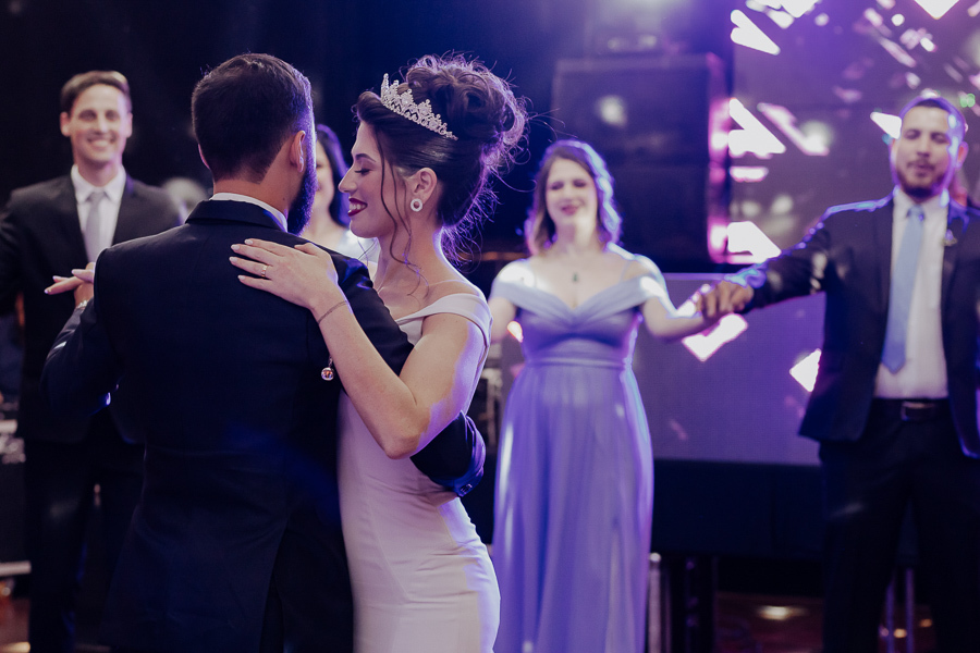 RECEPCAO DE CASAMENTO REALIZADA NA AFMM ASSOCIACAO DOS FUNCIONARIOS MUNICIPAIS DE MARINGA EM MARINGA NO PARANA E FOTOGRAFADO POR LUCAS DREHER