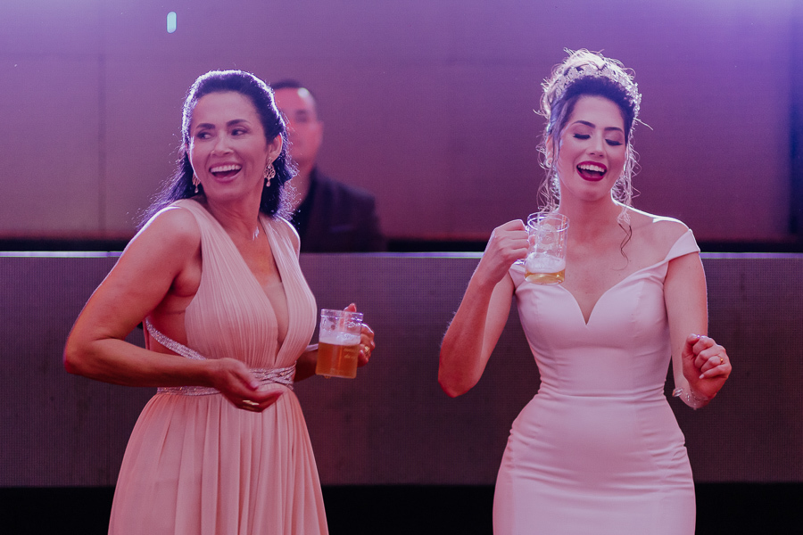 RECEPCAO DE CASAMENTO REALIZADA NA AFMM ASSOCIACAO DOS FUNCIONARIOS MUNICIPAIS DE MARINGA EM MARINGA NO PARANA E FOTOGRAFADO POR LUCAS DREHER