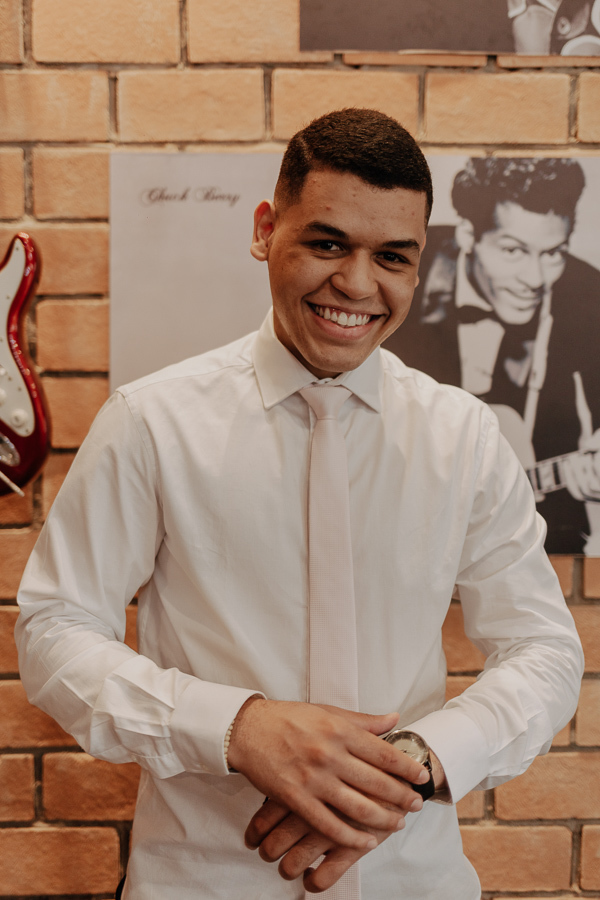 MAKING OF DO NOIVO REALIZADO NA BLUES BARBEARIA EM MARINGA NO PARANA E FOTOGRAFADO POR LUCAS DREHER