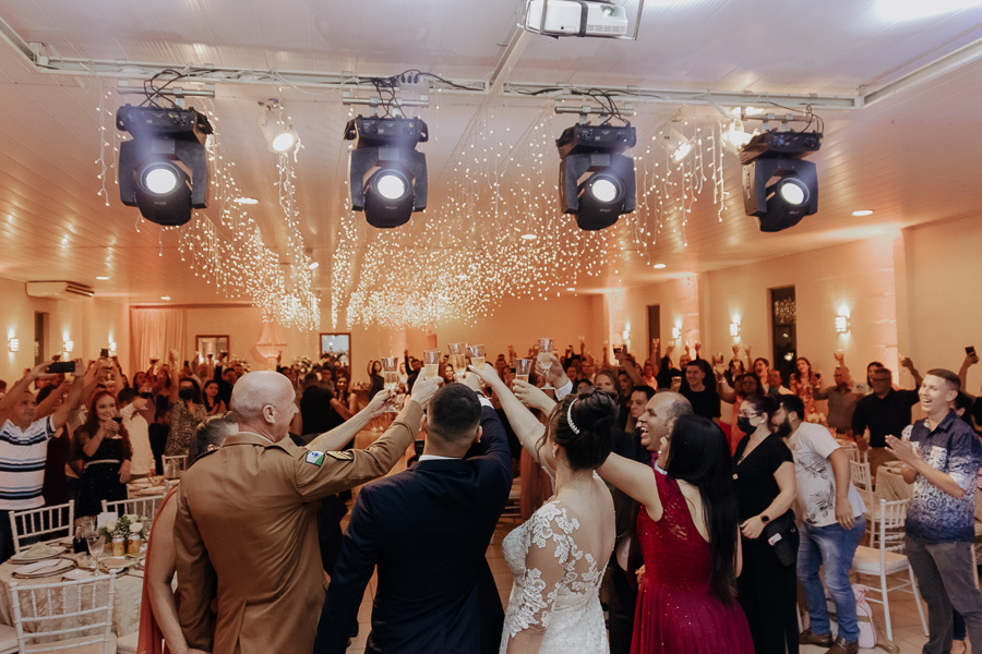 RECEPCAO DE CASAMENTO REALIZADO NO CAPIM LIMAO EM MARINGA NO PARANA 