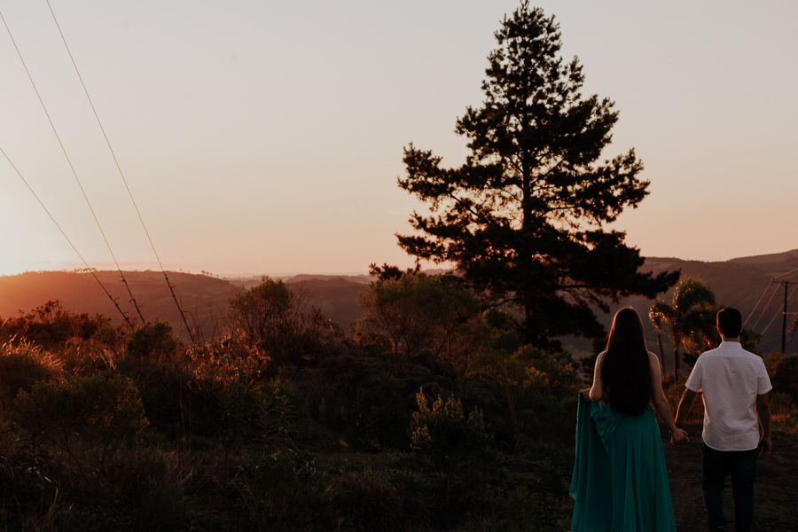 ENSAIO PRE CASAMENTO REALIZADO NO MORRO DA PEDRA BRANCA EM MAUA DA SERRA NO PARANA E FOTOGRAFADO POR LUCAS DREHER E ALINE DREHER 