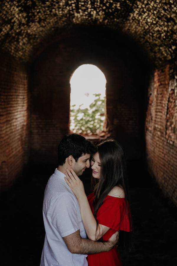 ENSAIO PRE CASAMENTO EM FAXINAL PARANA ANTIGA OLARIA ABANDONADA FOTOGRAFADO POR LUCAS DREHER E ALINE DREHER 
