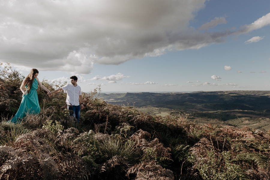 ENSAIO PRE CASAMENTO REALIZADO NO MORRO DA PEDRA BRANCA EM MAUA DA SERRA NO PARANA E FOTOGRAFADO POR LUCAS DREHER E ALINE DREHER 