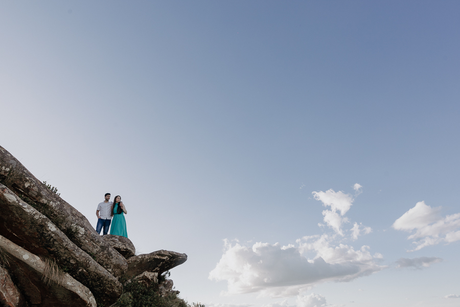 ENSAIO PRE CASAMENTO REALIZADO NO MORRO DA PEDRA BRANCA EM MAUA DA SERRA NO PARANA E FOTOGRAFADO POR LUCAS DREHER E ALINE DREHER 