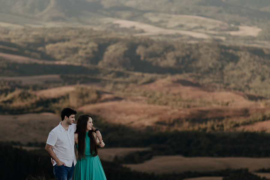 ENSAIO PRE CASAMENTO REALIZADO NO MORRO DA PEDRA BRANCA EM MAUA DA SERRA NO PARANA E FOTOGRAFADO POR LUCAS DREHER E ALINE DREHER 