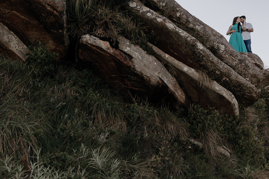 ENSAIO PRE CASAMENTO REALIZADO NO MORRO DA PEDRA BRANCA EM MAUA DA SERRA NO PARANA E FOTOGRAFADO POR LUCAS DREHER E ALINE DREHER 