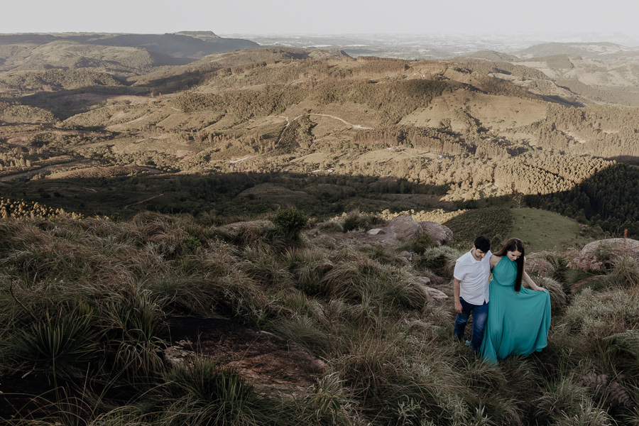 ENSAIO PRE CASAMENTO REALIZADO NO MORRO DA PEDRA BRANCA EM MAUA DA SERRA NO PARANA E FOTOGRAFADO POR LUCAS DREHER E ALINE DREHER 