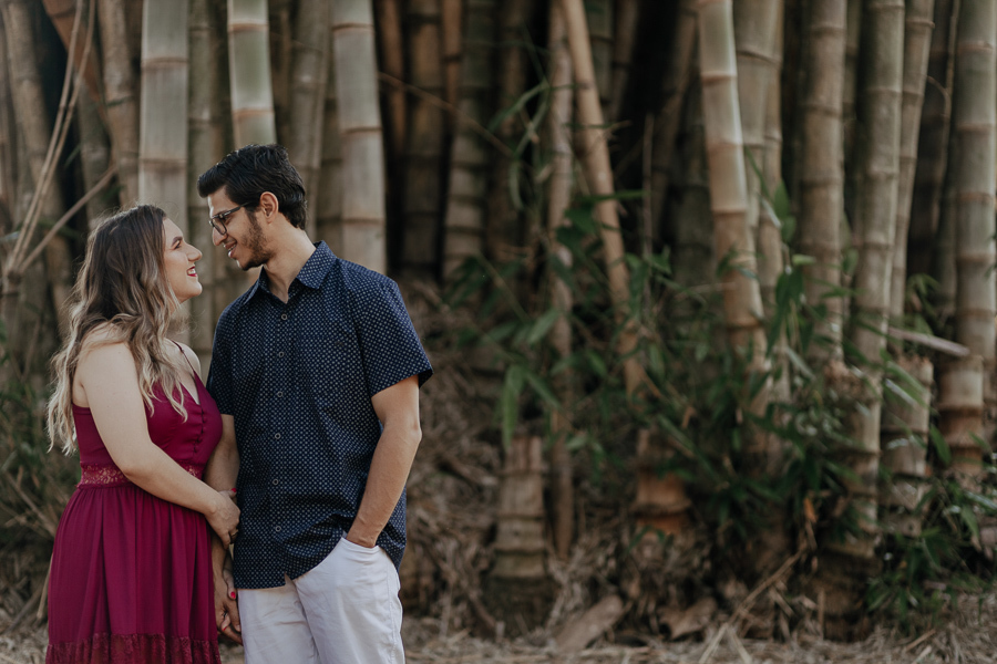 ENSAIO PRE WEDDING EM PLANTACAO DE BAMBUS DE IVATUBA PARANA E FOTOGRAFADO POR LUCAS DREHER E ALINE DREHER