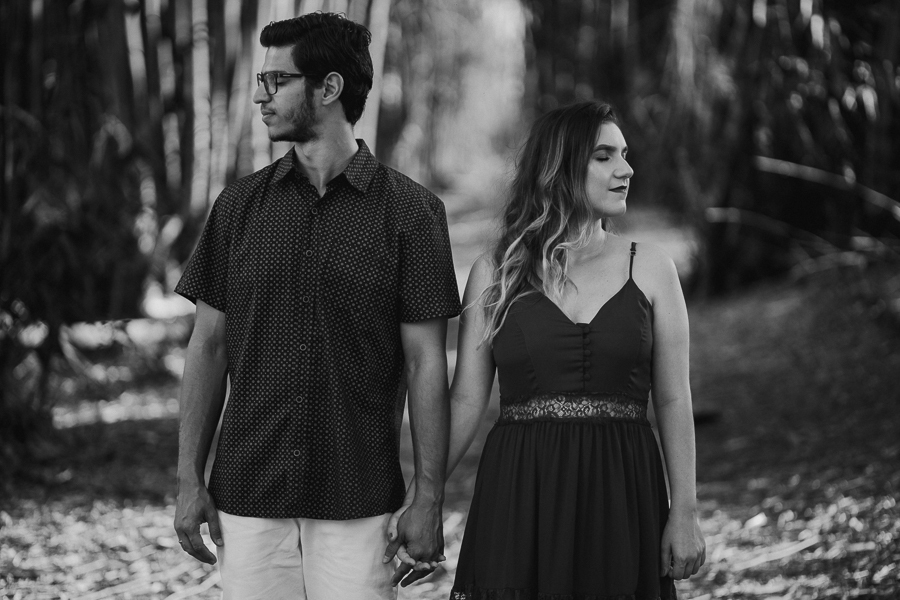 ENSAIO PRE WEDDING EM PLANTACAO DE BAMBUS DE IVATUBA PARANA E FOTOGRAFADO POR LUCAS DREHER E ALINE DREHER