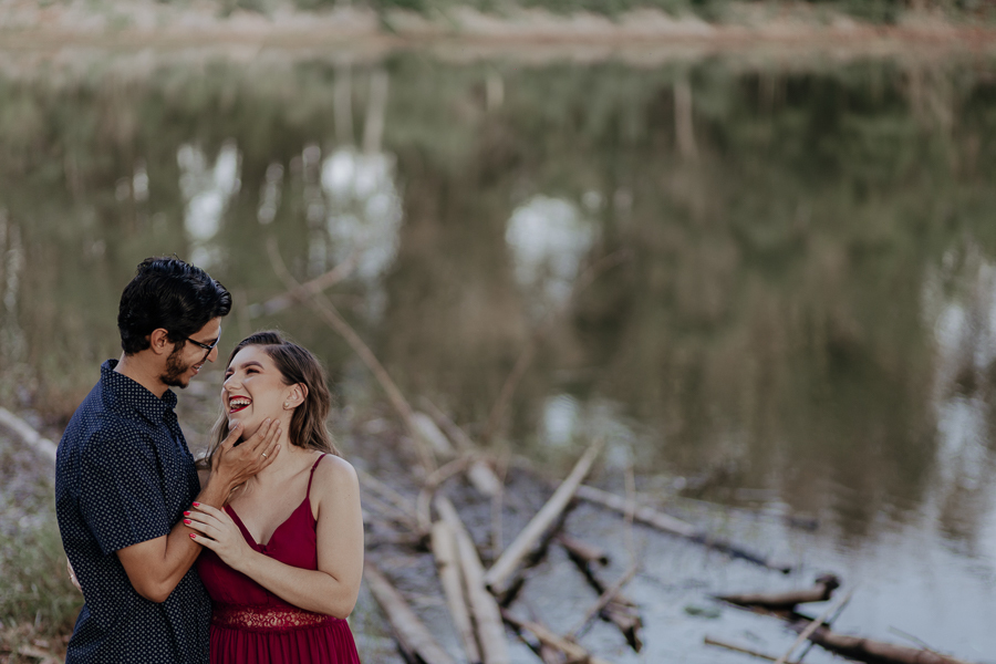 ENSAIO PRE WEDDING EM PLANTACAO DE BAMBUS DE IVATUBA PARANA E FOTOGRAFADO POR LUCAS DREHER E ALINE DREHER
