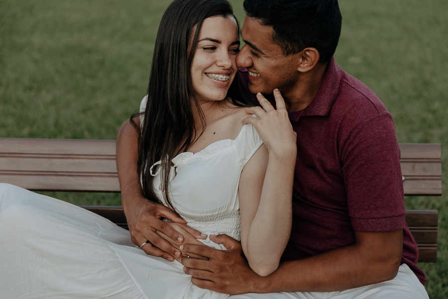 ENSAIO PRE WEDDING NO FINAL DE TARDE FEITO NO FAP ANTIGO IAP EM IVATUBA PARANA E FOTOGRAFADO POR LUCAS DREHER