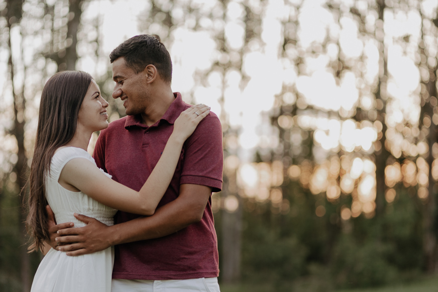 ENSAIO PRE WEDDING NO FINAL DE TARDE FEITO NO FAP ANTIGO IAP EM IVATUBA PARANA E FOTOGRAFADO POR LUCAS DREHER
