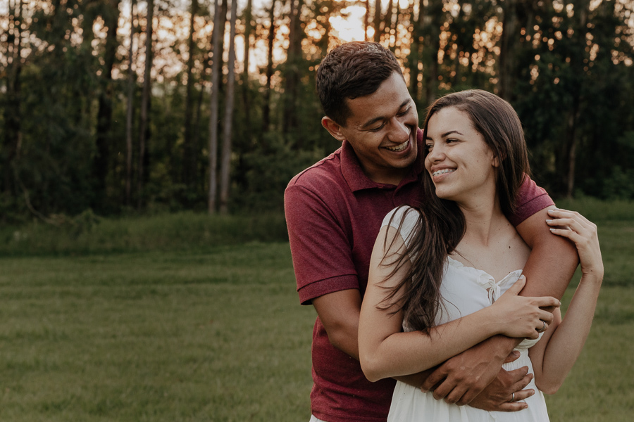 ENSAIO PRE WEDDING NO FINAL DE TARDE FEITO NO FAP ANTIGO IAP EM IVATUBA PARANA E FOTOGRAFADO POR LUCAS DREHER