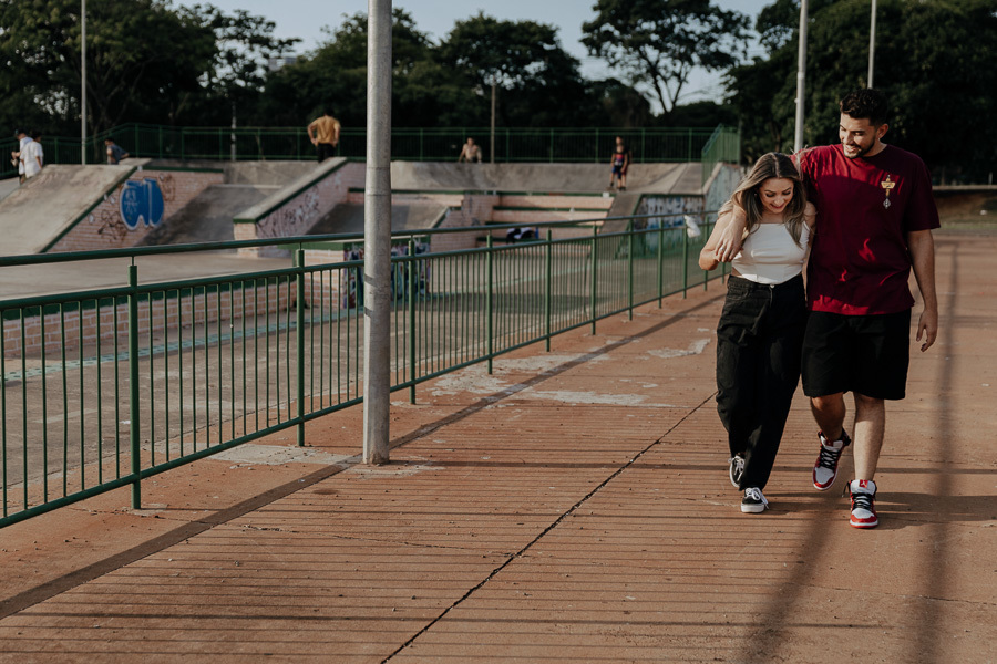 ENSAIO PRE CASAMENTO COM ESTILO URBANO E REALIZADO NO CENTRO DE MARINGA COM A PEGADA STREET