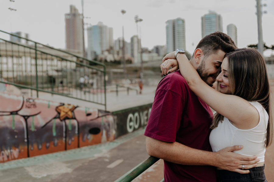 ENSAIO PRE CASAMENTO COM ESTILO URBANO E REALIZADO NO CENTRO DE MARINGA COM A PEGADA STREET