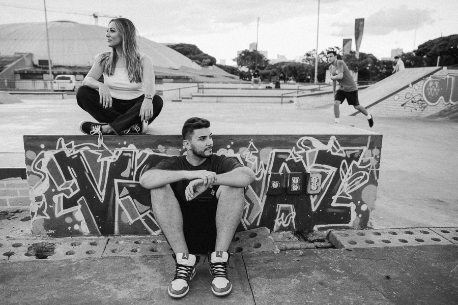 ENSAIO PRE CASAMENTO COM ESTILO URBANO E REALIZADO NO CENTRO DE MARINGA COM A PEGADA STREET