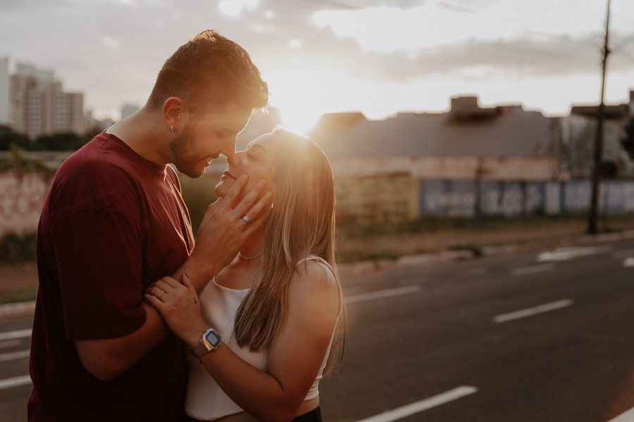 ENSAIO PRE CASAMENTO COM ESTILO URBANO E REALIZADO NO CENTRO DE MARINGA COM A PEGADA STREET