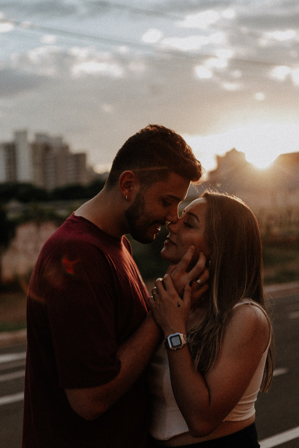 ENSAIO PRE CASAMENTO COM ESTILO URBANO E REALIZADO NO CENTRO DE MARINGA COM A PEGADA STREET